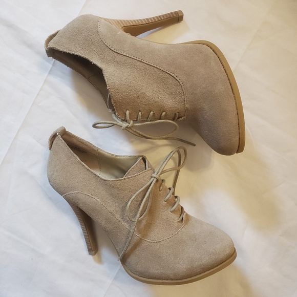 Chinese Laundry Shoes - NWOT Chinese Laundry Suede Lace up Bootie Heels